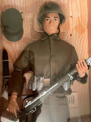 Hasbro 1999 G.I Joe 35 Years GI Joe Land Warrior GI Joe 1964-1999