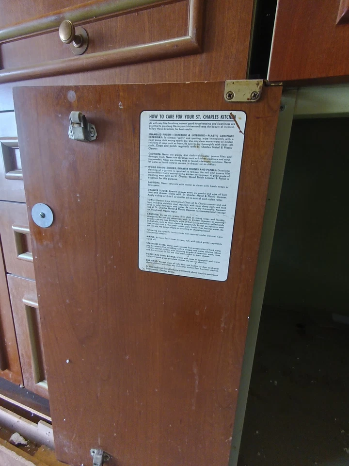 Mid Century Modern St. Charles Kitchen Cabs Full 15 piece set, Denver / Aurora - Image 4 of 4