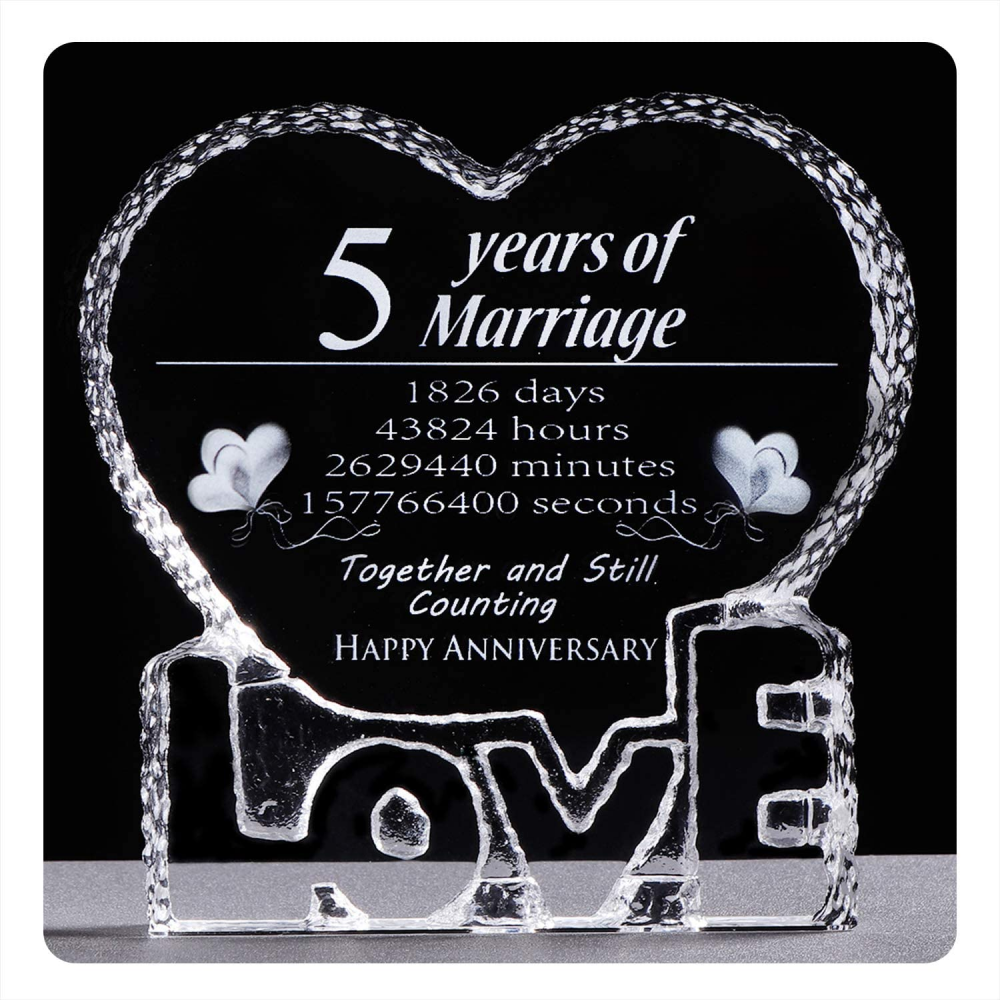 What do you give for a five year wedding anniversary | Beachweddingtips.com