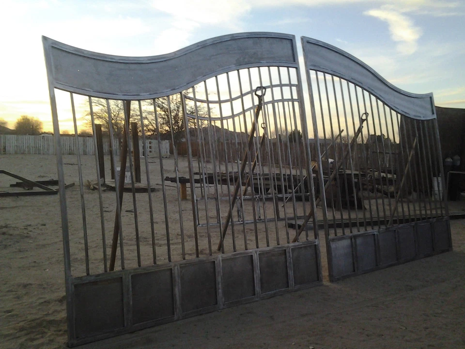 Puertas de entrada de hierro forjado (dobles) Foto 3 de 3