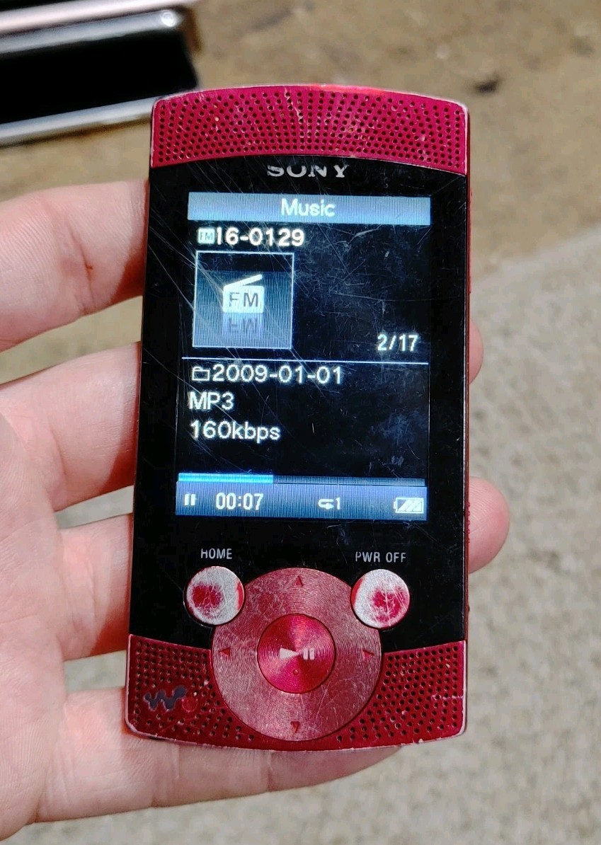Sony Walkman MP3 Player NWZ-S544 8GB 27242778832| eBay