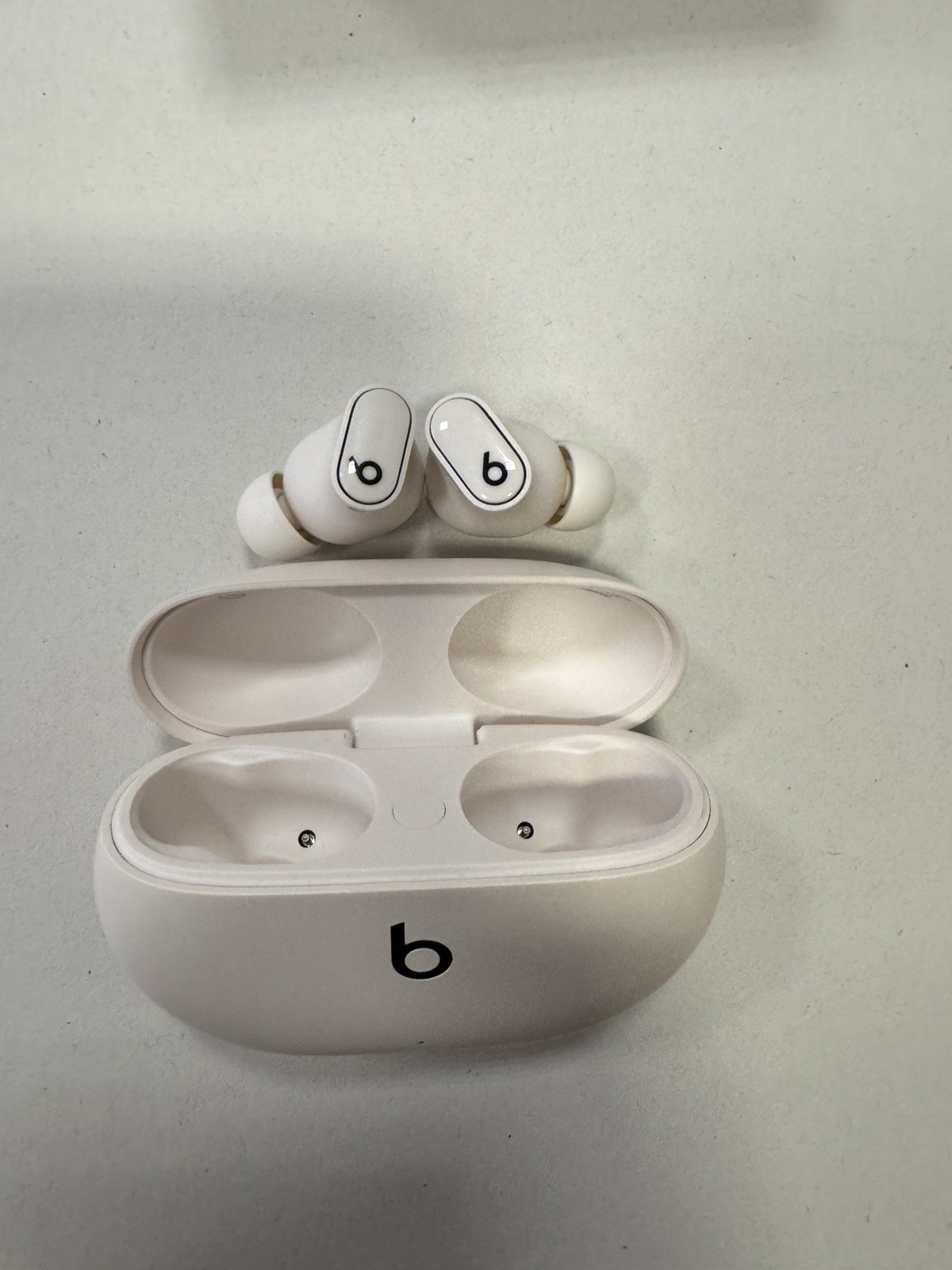 Beats Studio Buds + (Avorio) - Usati Pochissimo, Come Nuovi! Con Scatola