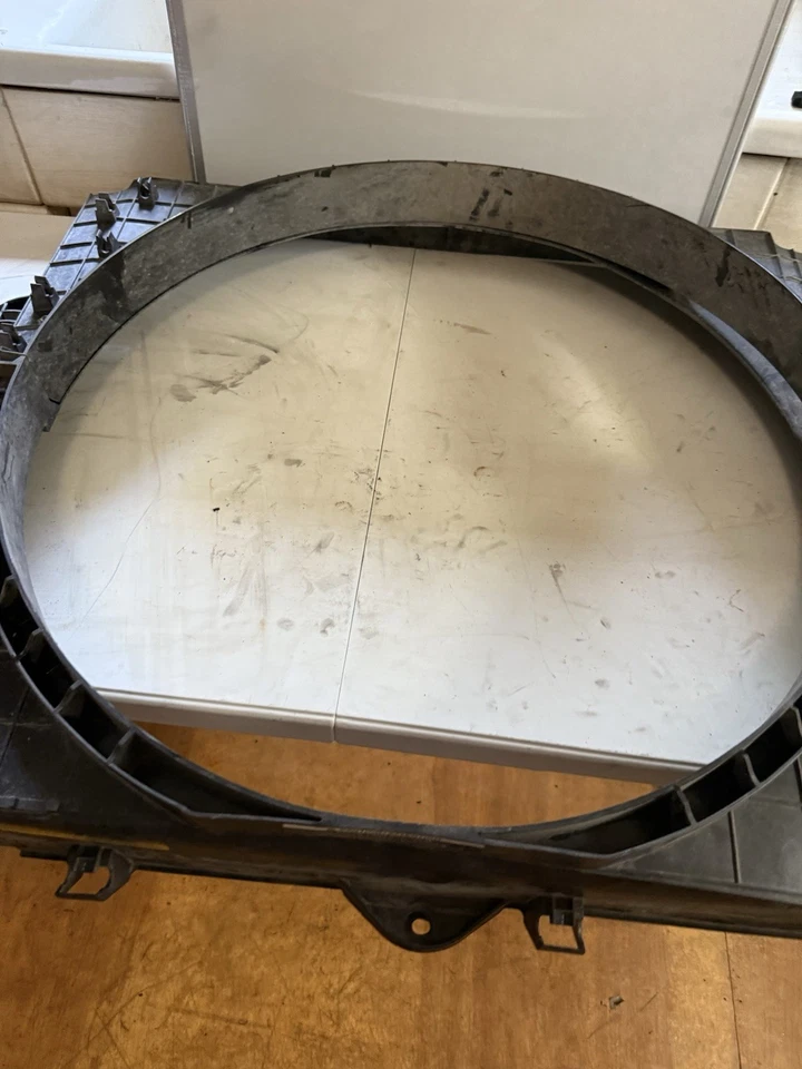 2016-2019 Nissan Titan XD/ diesel OEM Radiator Shroud - Image 3 of 4