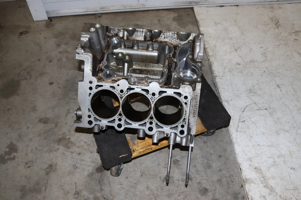 2016–2018 AUDI A6 3,0 л — блок двигателя / картер 06E103011GQ - Изображение 2 из 4