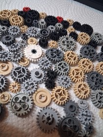 A Lego Lot 104 Assorted Technic Gear 3649 6589 32269 3648 4019
