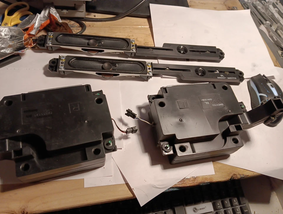 6 SPEAKER ASSEMBLY FOR HITACHI MODEL 42HDS69 HDTV - Image 3 of 3