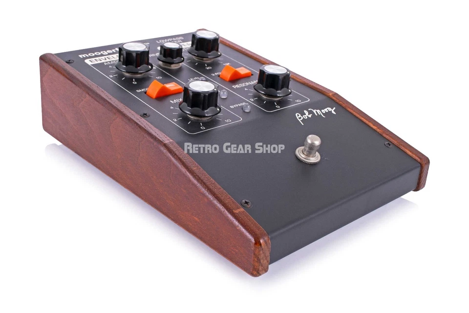 Moog Moogerfooger MF-101 Lowpass Filter Effect Pedal Big Briar signed vintage - Image 4 of 4