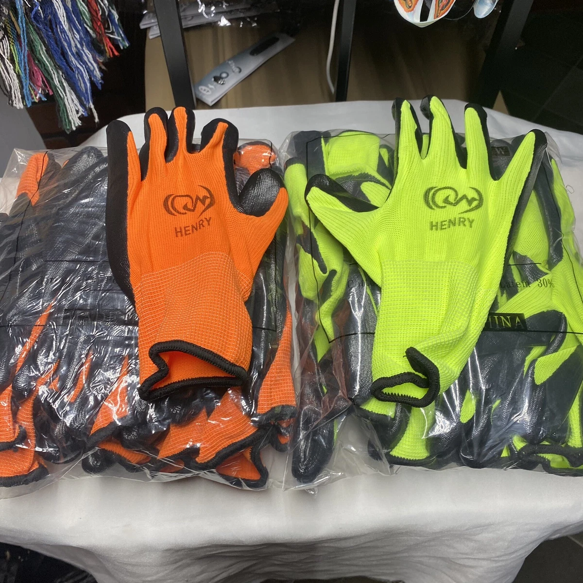 Work Gloves with Extra Grip and Comfortable Fitting/ Guantes De Trabajo  Comodos