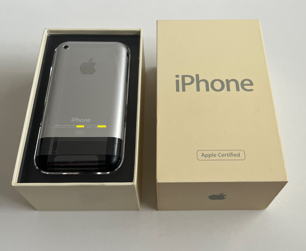 初代iPhone 2G シルバー 8G 美品 Old Stock Apple iPhone 2g 8gb 1st Generation Rare Collectors