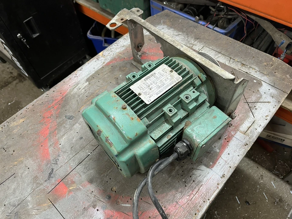 230v Electric Motor - Image 2 of 4