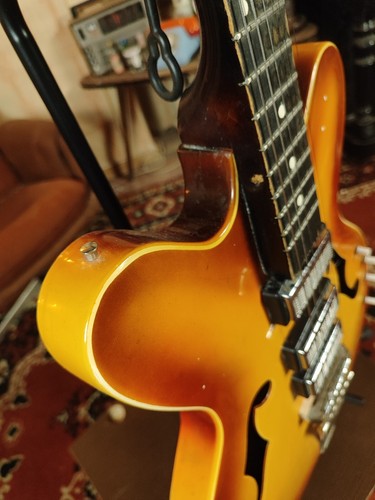Guitarra Eléctrica Maria 6 Cuerdas Semi-Hueca Rara Soviética Plástico Orfeus De Colección - Imagen 8 de 13