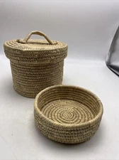 Basket Coil Coiled Grass Hand Woven Hinged Lid Tray Insert Round Handle 5.5"