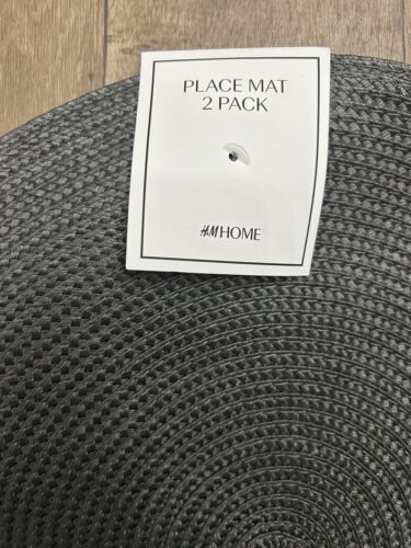 H&M Home Grey Round Straw Table Place Mats 2 Pack - Picture 2 of 6