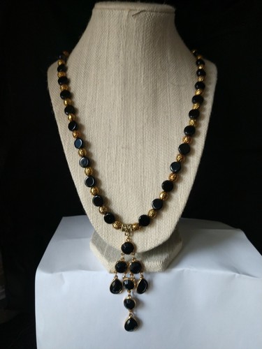 Collana colore nero e oro 23" fatta a mano da MAEG - Foto 2 di 2