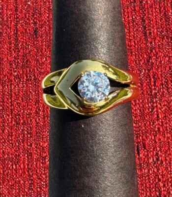 Bella Luce 1.35 CT White Diamond Simulant Eterno Yellow Ring (.84CT DEW) Size 7