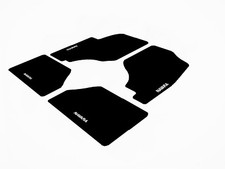 Tappeti Tappetini Artigianali per Nissan Navara (1997-2005) su misura Ricamati