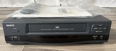 Sanyo VHR-5218 VHS VCR Digital Auto Tracking w/ Remote & Manual Tested