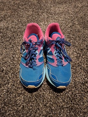New Balance 695 v2 Athletic Lace Up Shoe Womens Size 9 Blue Pink White Clean!