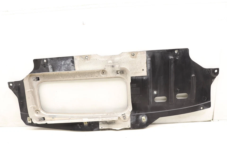 2018 BMW I3S 0.6L - Painel traseiro protetor inferior da carroceria / forro 7305661 - Imagem 2 de 4