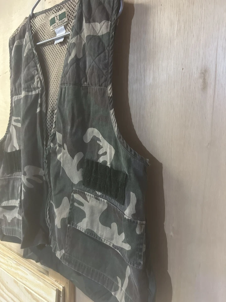 Vintage Game Winner Sportswear Hunting Vest Size L Padded Shoulder Canvas Camo - Image 2 of 4