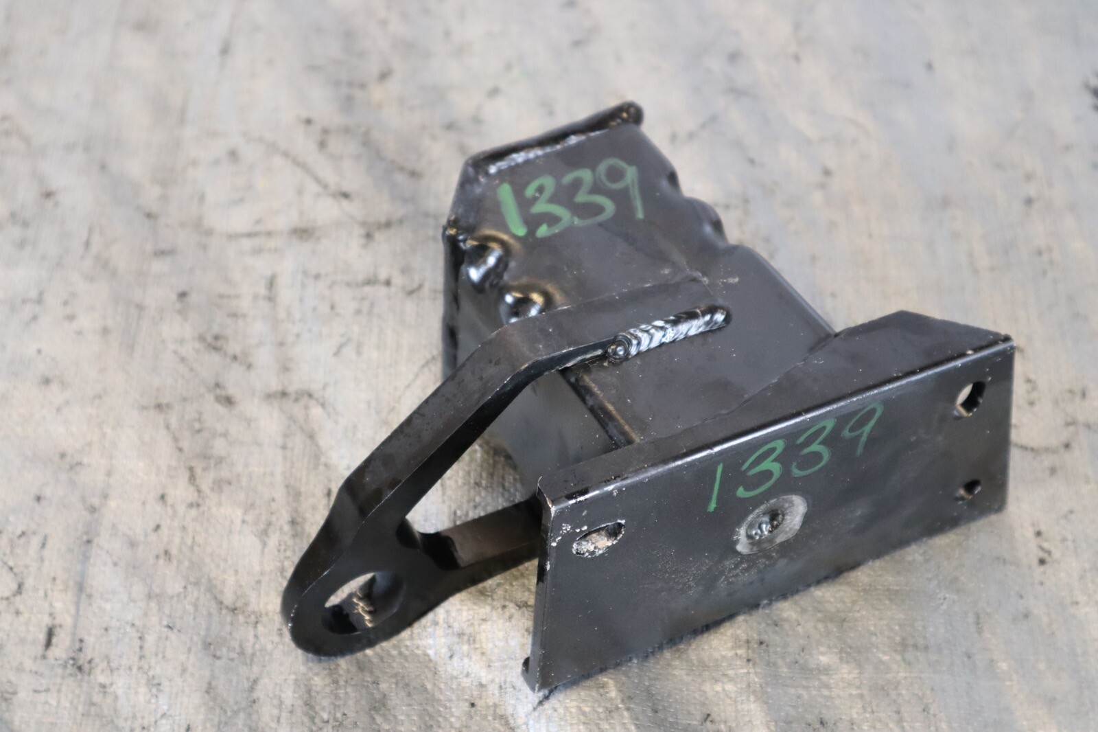 2014 AUDI R8 V8 QUATTRO AWD 4.2L OEM FRONT BUMPER REINFORCEMENT BRACKET #1339