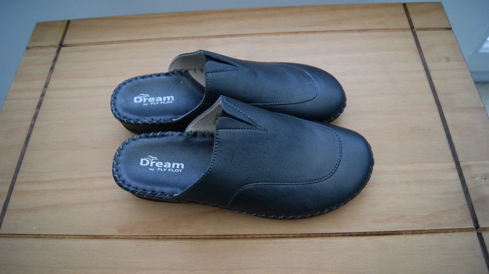 Fly Flot 'Dream' Black Leather Mules/Clogs UK size 7, EU 39. New