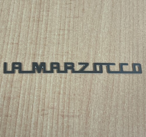 La Marzocco Linea Mini Silver / Stainless Metal Logo Badge 3M Adhesive (D.4.056) - 第 1/5 張圖片
