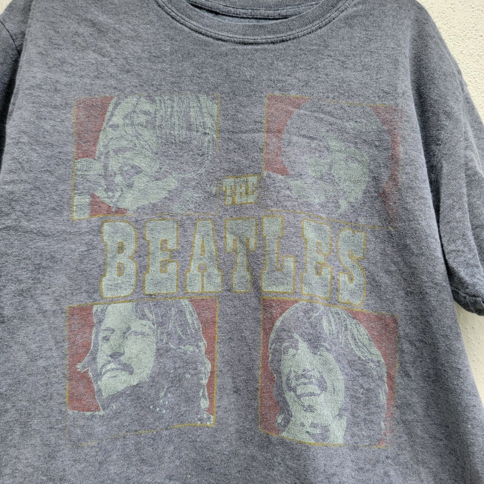 The Beatles medium cropped gray graphic T-shirt b… - image 2