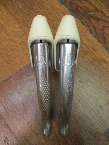 VINTAGE CAMPAGNOLO RECORD BRAKE LEVERS - WHITE HOODS - Picture 4 of 11