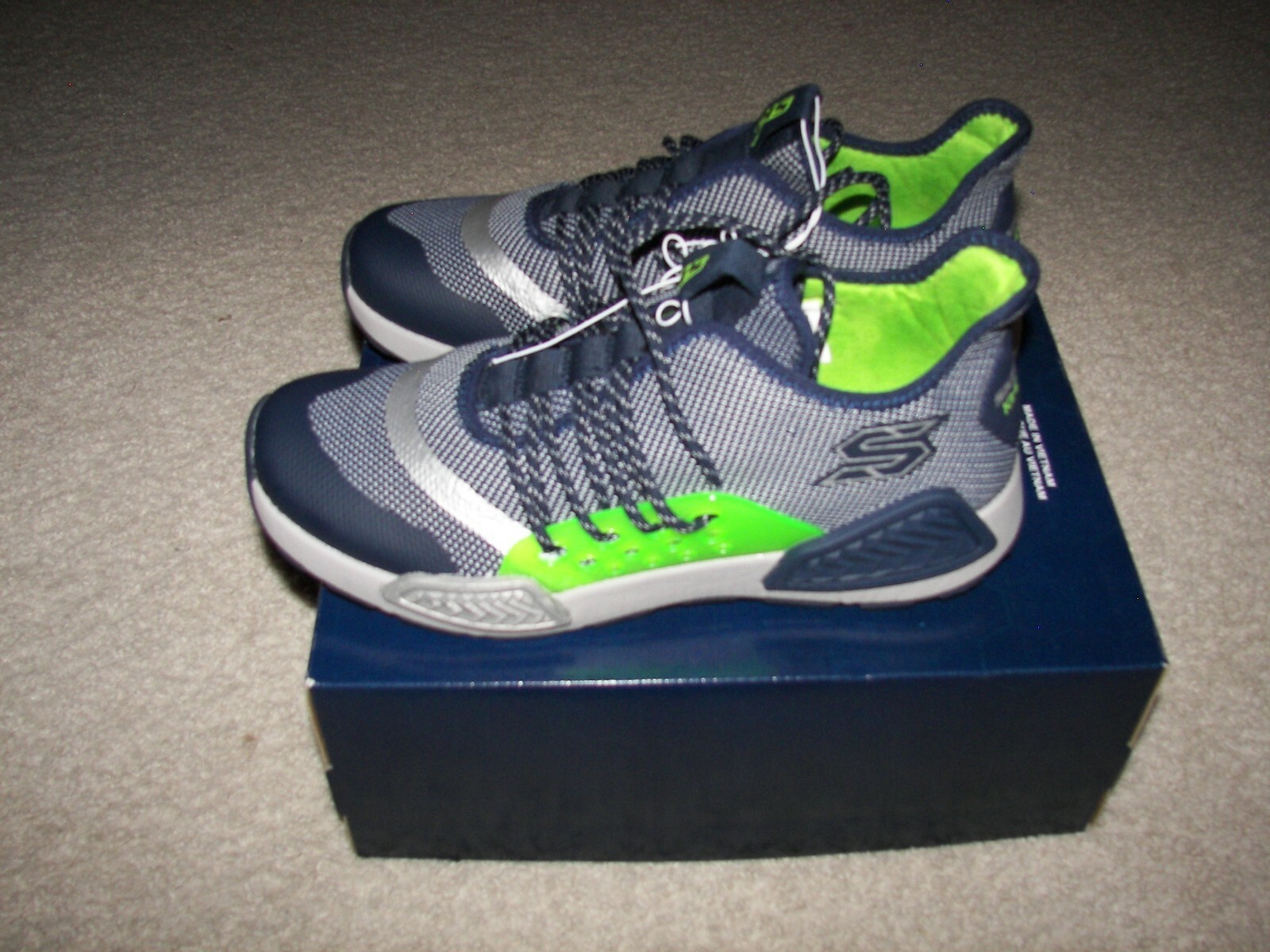 boys sketchers trainers