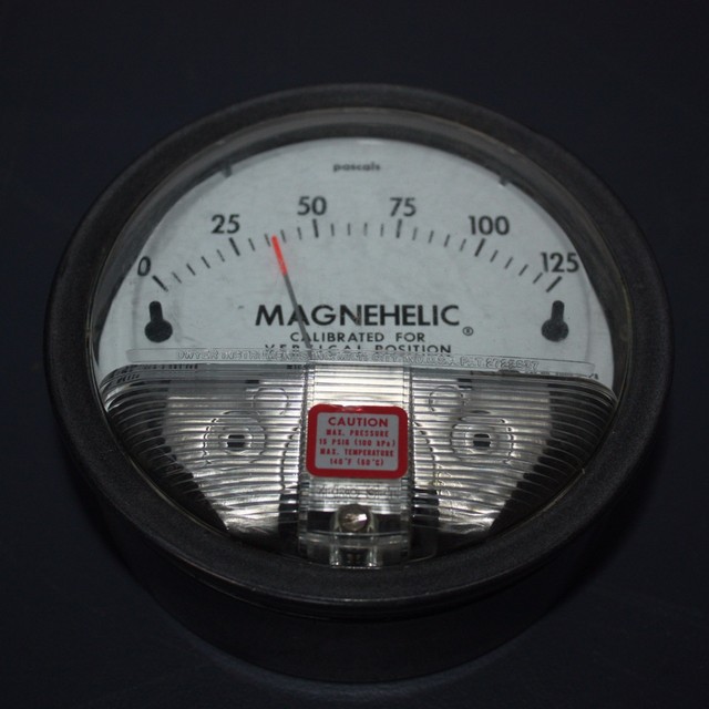 DWYER MAGNEHELIC GAGE DIFFERENTIAL PRESSURE GAUGE 2000125PA for sale online eBay