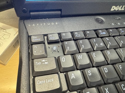 Rare Vintage Retro Dell Latitude C510 / C610 PP01L Intel Pentium III - 1.2GHz - Picture 5 of 12
