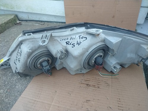 2000-2004 Toyota Avalon Halogen Headlight Right/Passenger Side OEM - Picture 3 of 3