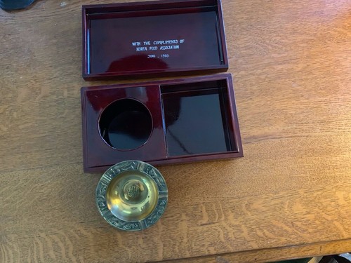 Vintage Korean Dark Lacquered w/Mother of Pearl Inlay Wooden Box & ashtray - Picture 6 of 8