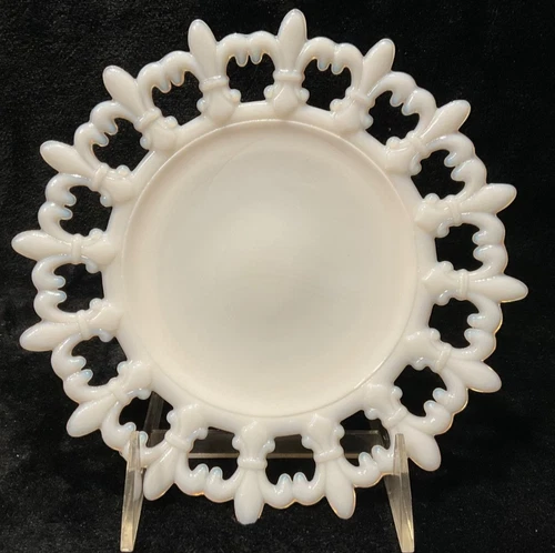 Vintage Westmoreland Milk Glass Plate Fleur-de-Lis Lace Edge Reticulated 7” MINT