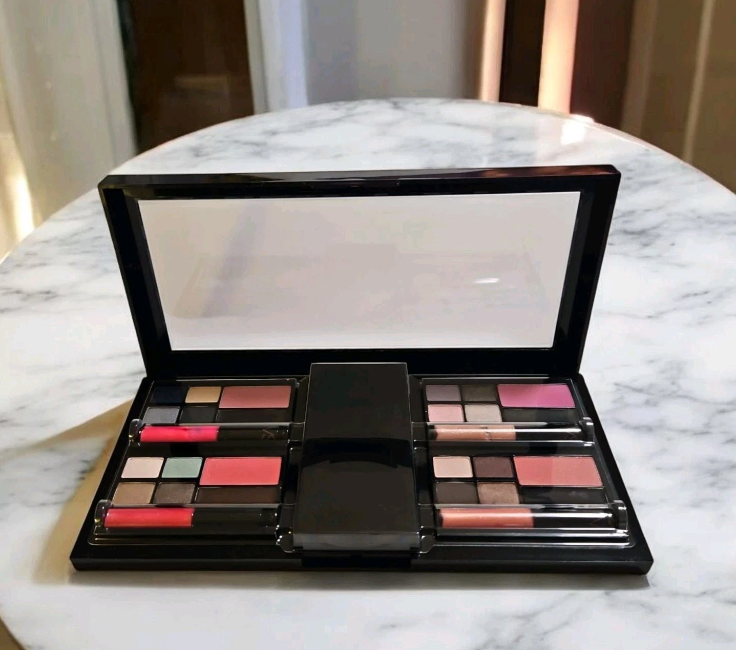 Victoria's Secret Makeup Kit Portable Palettes For 4 Complete Looks
Opens in a new window or tab