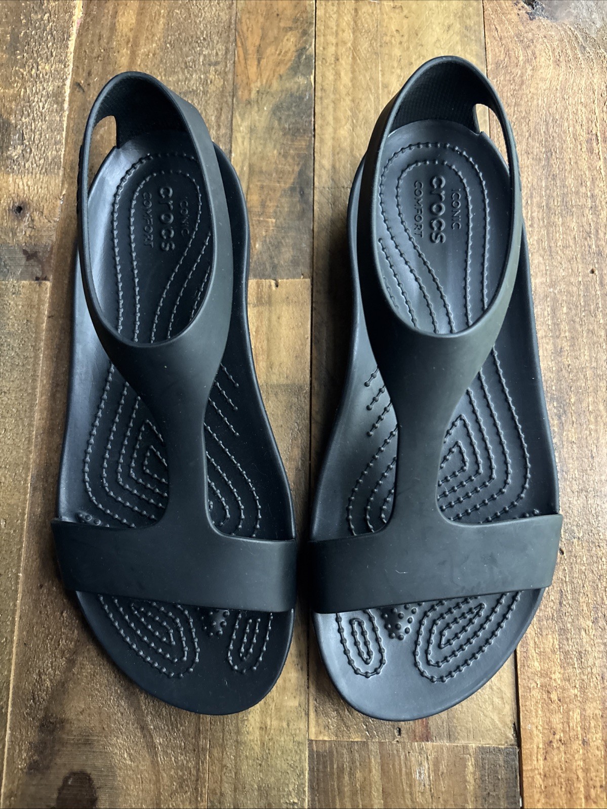 Crocs Serena Black T Strap Sandals Size 7