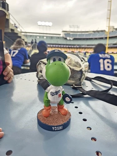 Yoshi Dodgers Super Mario Baseball Bobblehead Hard Plastic Collectible Figure