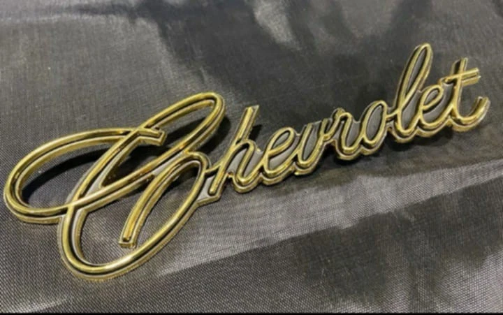 Chevy Impala 1969-1976 emblema de maletero dorado Foto 3 de 3