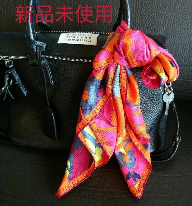 Foulard Gucci réétiqueté
