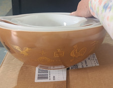 PYREX Brown and White Glass Mixing Bowl Set Rooster Pattern Nesting Round 4pcs