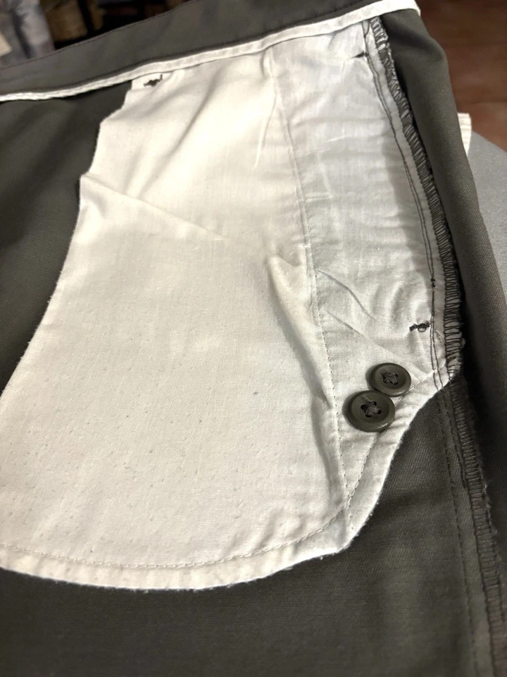 Chinos clásicos de algodón 36 X 31 bolsillos delanteros planos gris verde transpirable Foto 4 de 4