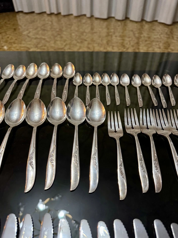 Set posate WM A Rogers 76 pezzi-Selectional Oneida Ltd - Immagine 3 di 4