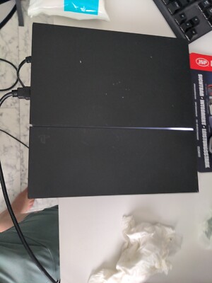 PLAYSTATION 4 inkl. GRAND THEFT AUTO V und Rayman Legends