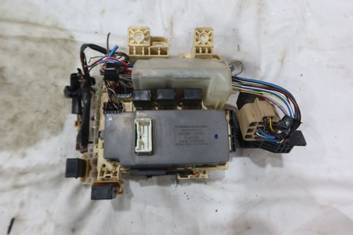 01-03 Toyota Sienna OEM Multiplex Network Control Module Fuse Box 89221-08010