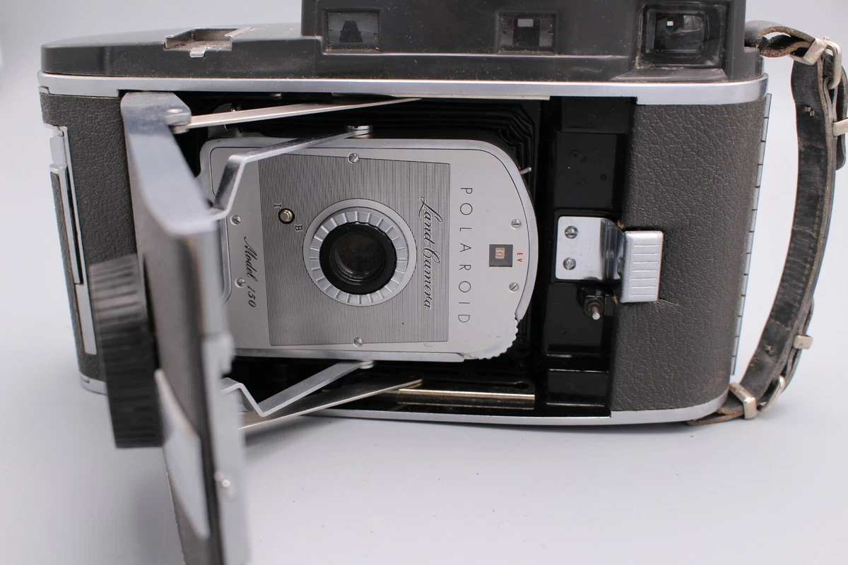 Polaroid 2024 land camera