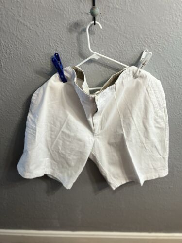 Haggar Classic Fit White Flat Front Cotton Shorts Men's Size 44W Inseam 10.5 Inc