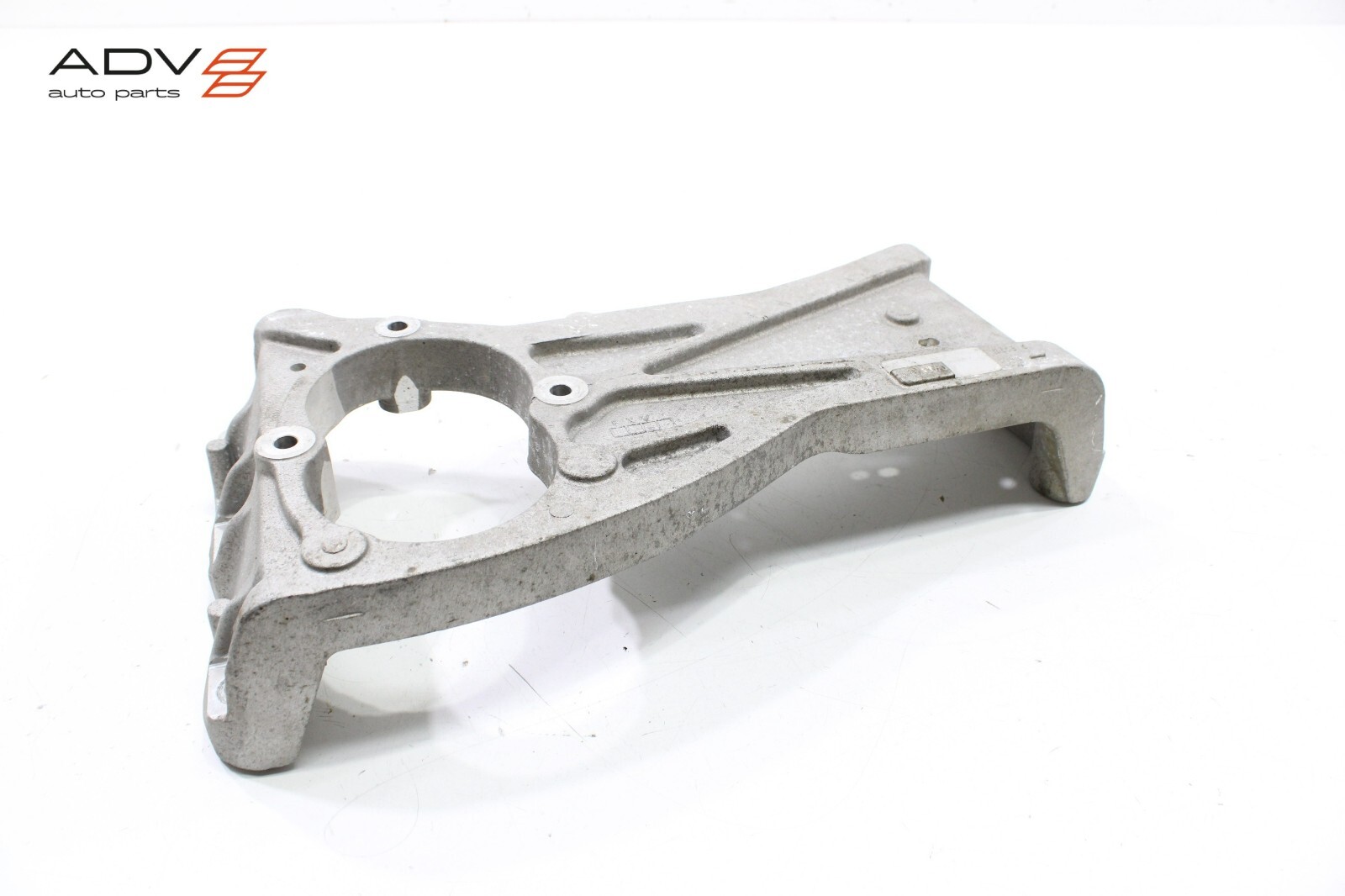 2017 - 2020 MASERATI LEVANTE TRANSMISSION GEARBOX MOUNT BRACKET OEM