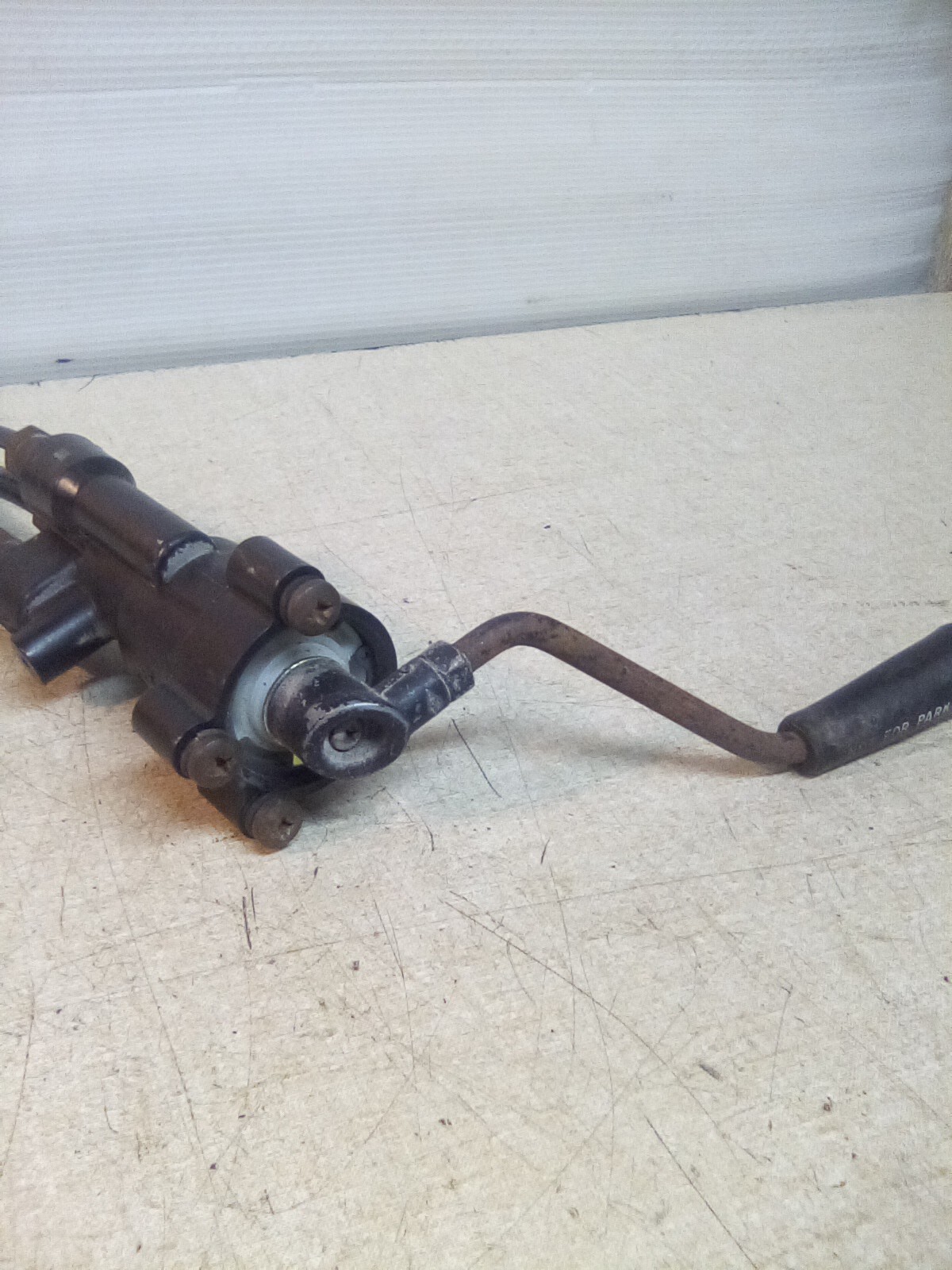 1987 International Bendix Trailer Brake Valve T-294095-B