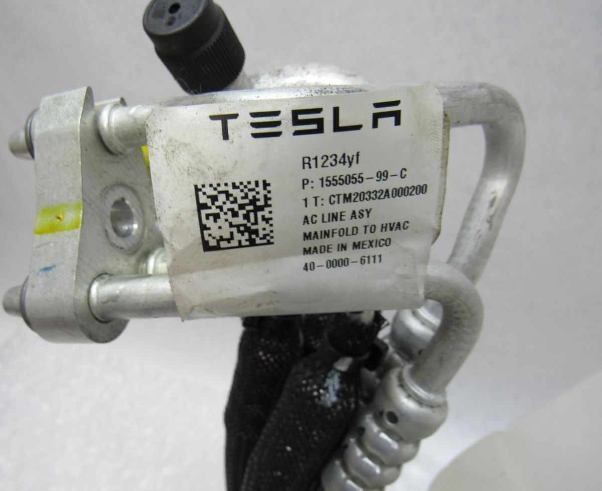 サンプロ 2021 Tesla Model Y Supermanifold Assembly 1547595-98-E